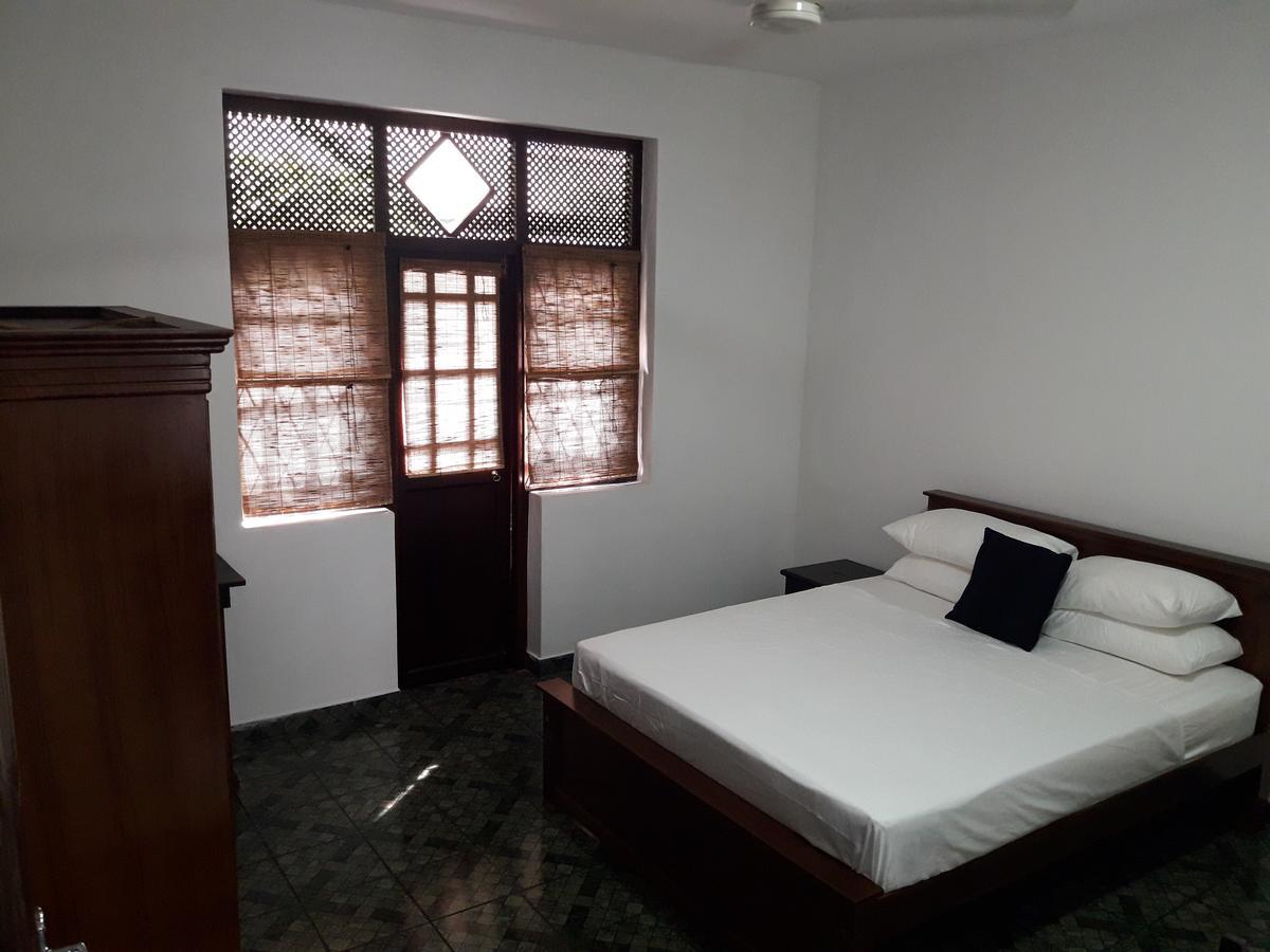 Mrs Pepperpots Hotel Colombo Room photo